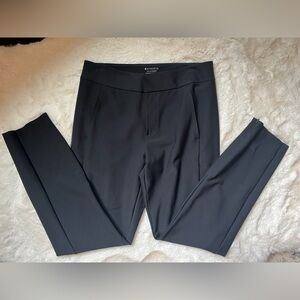 Athleta womens size 8 Black Stellar Trousers with Zip Details